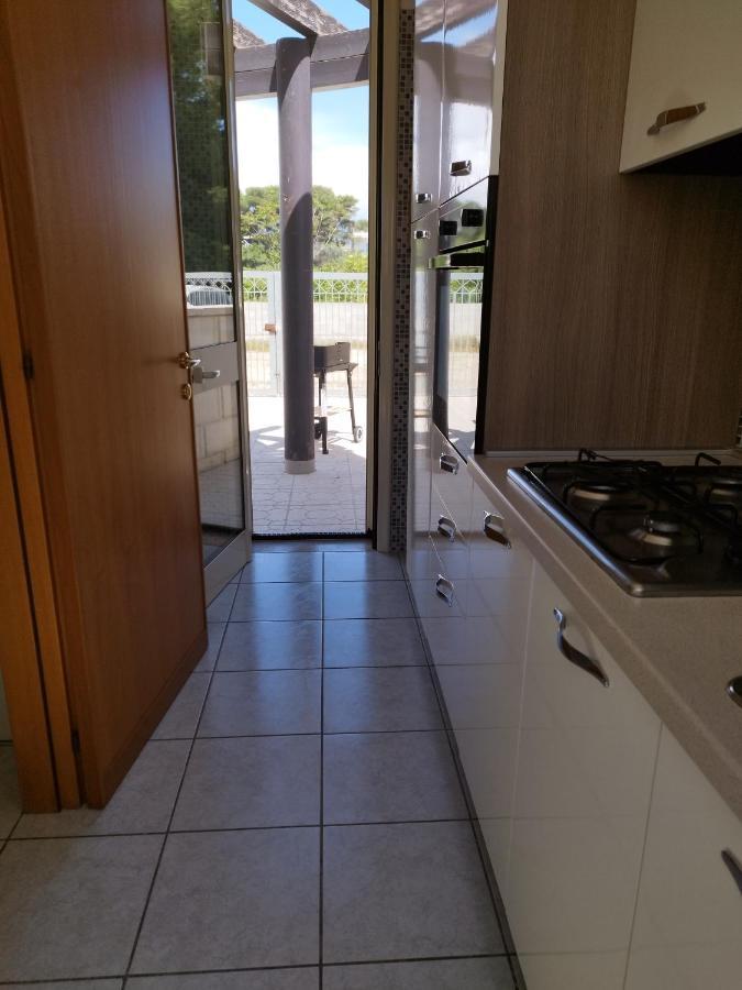 Casa Vacanze Il Sorriso Di Emi Torre Suda Esterno foto