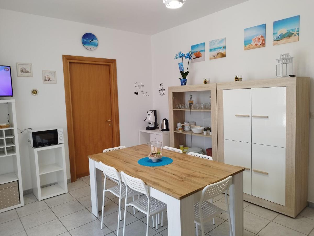 Casa Vacanze Il Sorriso Di Emi Torre Suda Esterno foto