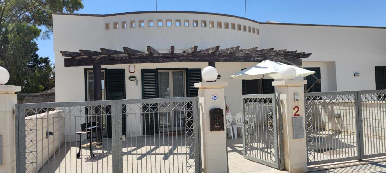 Casa Vacanze Il Sorriso Di Emi Torre Suda Esterno foto