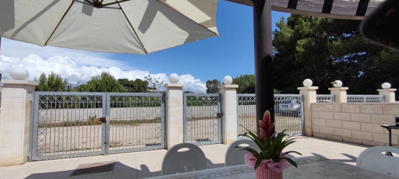 Casa Vacanze Il Sorriso Di Emi Torre Suda Esterno foto
