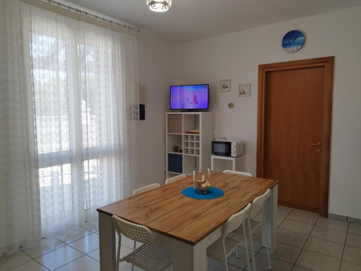 Casa Vacanze Il Sorriso Di Emi Torre Suda Esterno foto